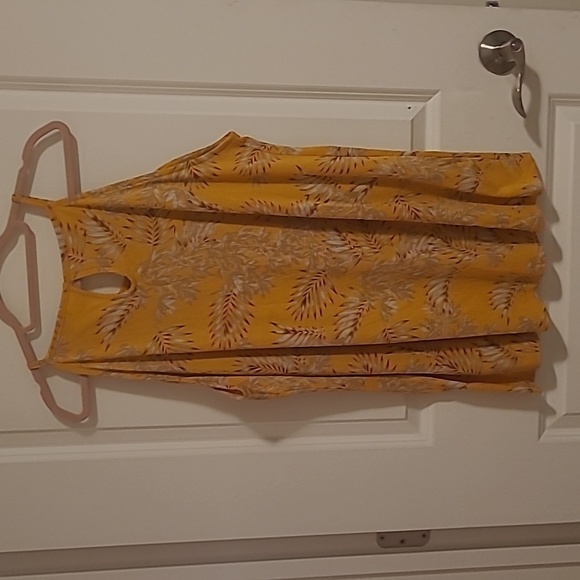 3/$27 Lily Morgan summer tank - Picture 4 of 5